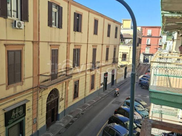 Appartamento in affitto a Portici via Carlo e Luigi Giordano, 21, non arredato/vuoto, da ristrutturare, immobile di prestigio TrovaCasa