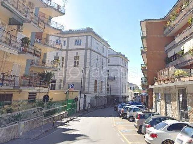 Appartamento in affitto a Portici via Vittorio Emanuele, 7, non arredato/vuoto, posto auto, centrale TrovaCasa