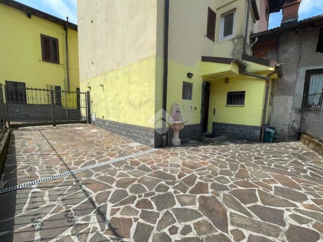 Appartamento in affitto a Porto Ceresio VA