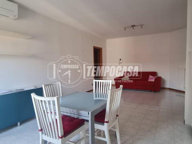 Appartamento in affitto a Potenza Picena, arredato, vista mare, ascensore TrovaCasa