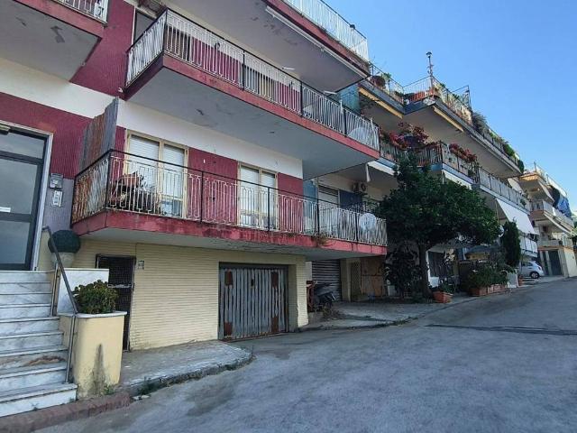 Appartamento in affitto a Pozzuoli NA