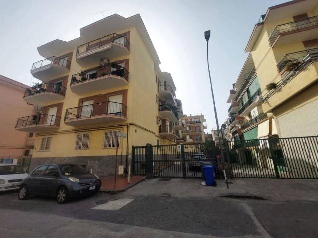 Appartamento in affitto a Pozzuoli NA