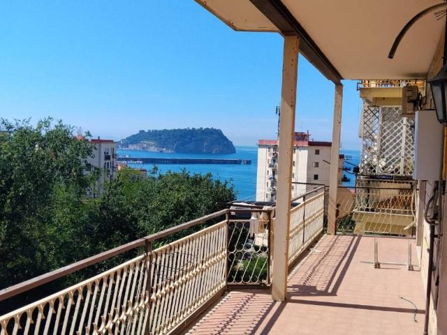 Appartamento in affitto a Pozzuoli NA