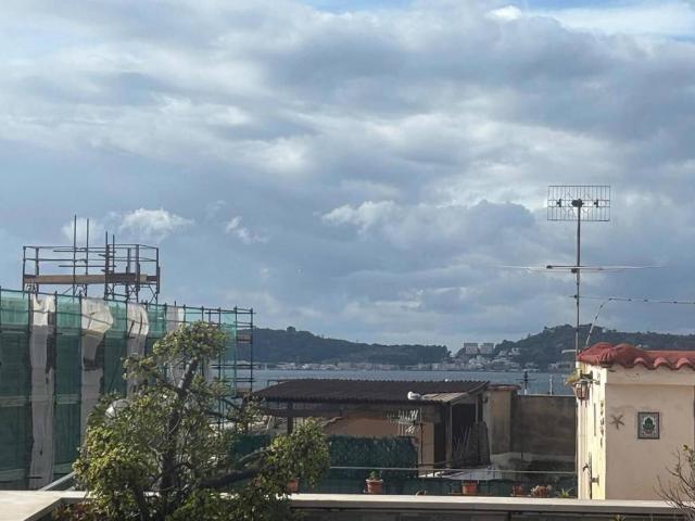 Appartamento in affitto a Pozzuoli NA