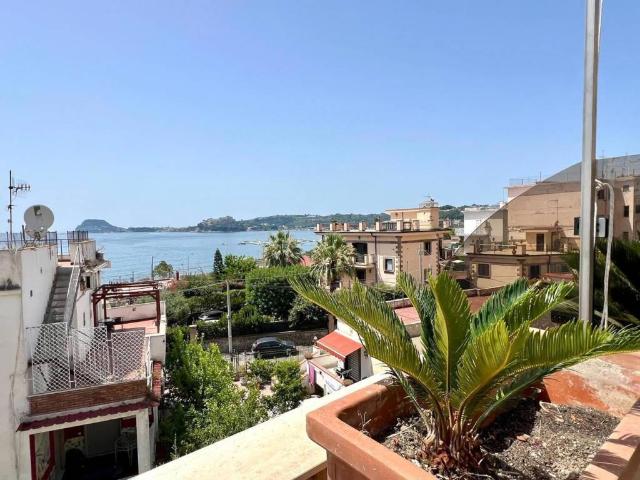 Appartamento in affitto a Pozzuoli NA