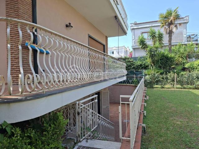 Appartamento in affitto a Pozzuoli contrada La Schiana, 2, arredato, giardino privato, ingresso indipendente TrovaCasa