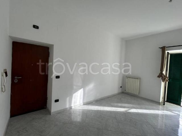 Appartamento in affitto a Pozzuoli corso Nicola Terracciano, non arredato/vuoto, riscaldamento autonomo, ascensore TrovaCasa