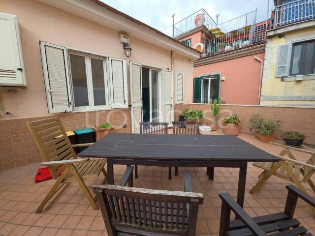 Appartamento in affitto a Pozzuoli lungomare Cristoforo Colombo, arredato, terrazzo, ristrutturato TrovaCasa