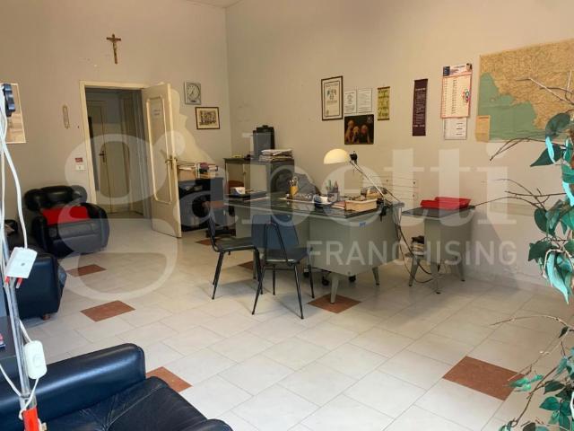 Appartamento in affitto a Pozzuoli pozzuoli Contrada Pisciarelli,8, da ristrutturare TrovaCasa