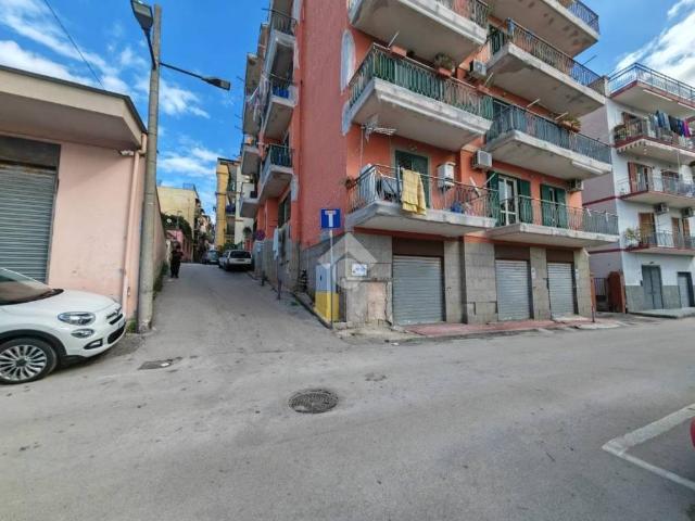 Appartamento in affitto a Pozzuoli traversa Luciano II, non arredato/vuoto, arredato, posto auto TrovaCasa