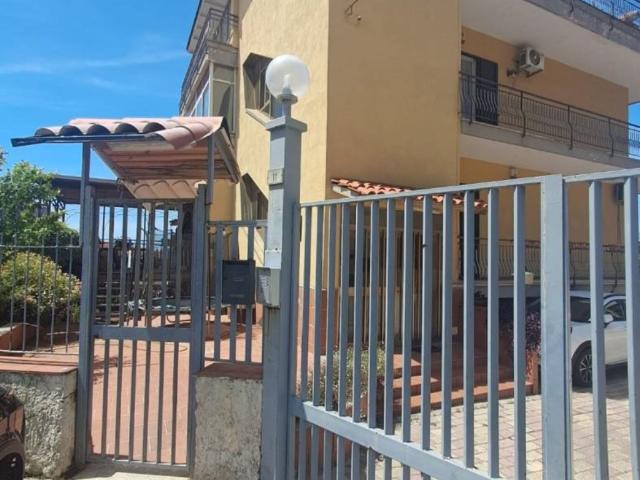 Appartamento in affitto a Pozzuoli traversa Pisano, arredato, giardino privato, posto auto TrovaCasa