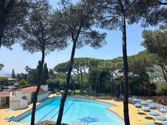 Appartamento in affitto a Pozzuoli via Vecchia delle Vigne, giardino, terrazzo, caminetto TrovaCasa