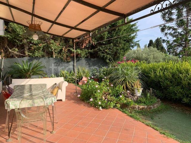 Appartamento in affitto a Pozzuoli via Vecchia San Gennaro, terrazzo, parzialmente arredato, cucina abitabile TrovaCasa