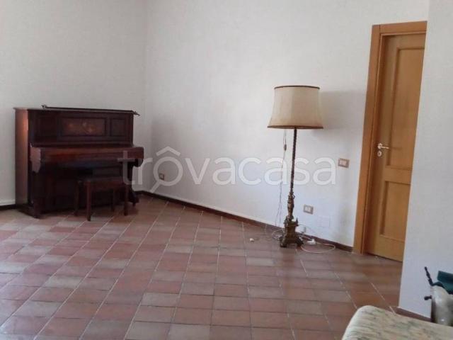 Appartamento in affitto a Pozzuoli via Celle, 2, non arredato/vuoto, balcone, cucina abitabile TrovaCasa