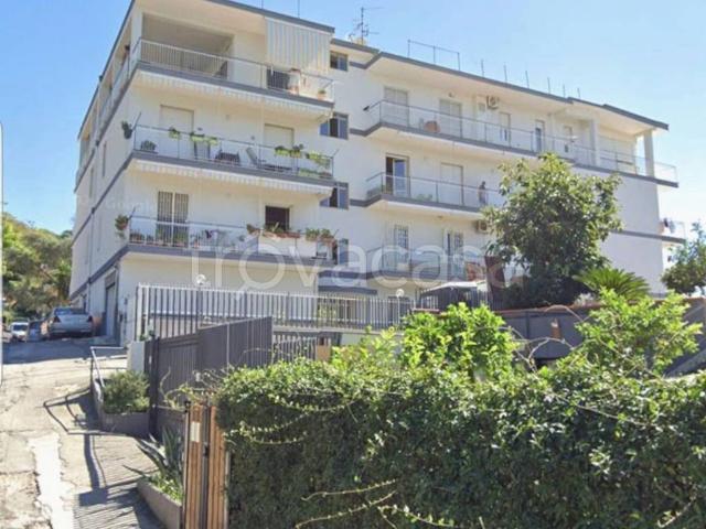 Appartamento in affitto a Pozzuoli via Suolo San Gennaro, riscaldamento autonomo, ristrutturato, balcone TrovaCasa