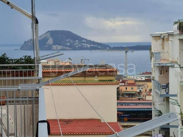 Appartamento in affitto a Pozzuoli viale Bognar, 40, riscaldamento autonomo, parzialmente arredato, ristrutturato TrovaCasa