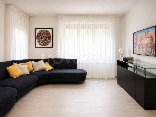 Appartamento in affitto a Prato via Eugenio Fantaccini, box, terrazzo, parzialmente arredato TrovaCasa
