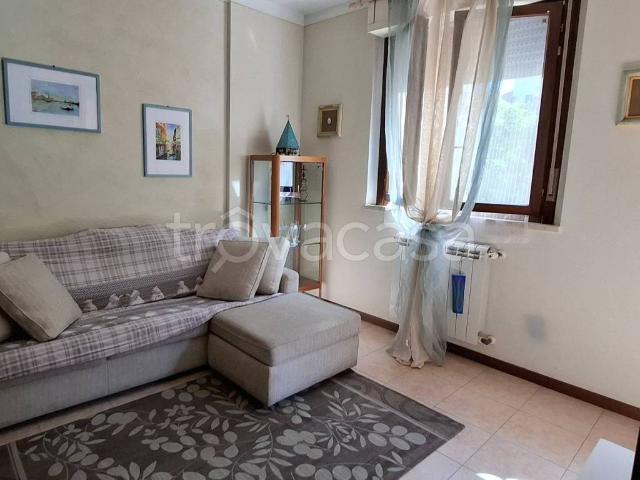 Appartamento in affitto a Prato via Giuseppe Catani, arredato, terrazzo, lavanderia TrovaCasa