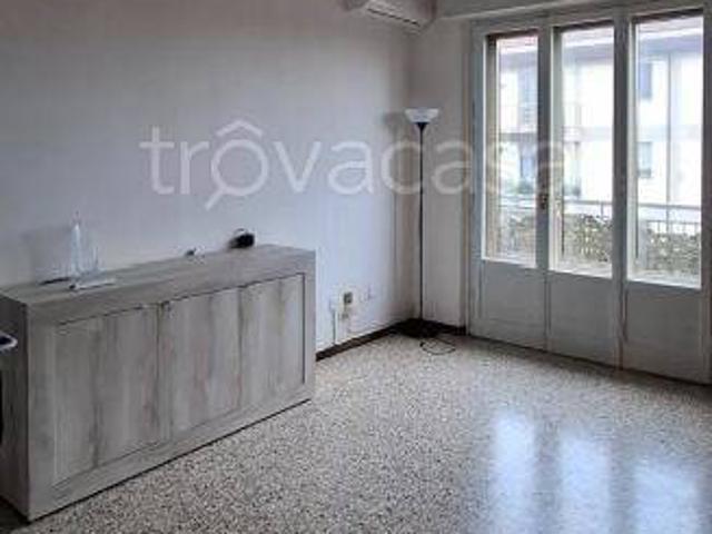 Appartamento in affitto a Prato viale della Repubblica, arredato, terrazzo, senza ascensore TrovaCasa