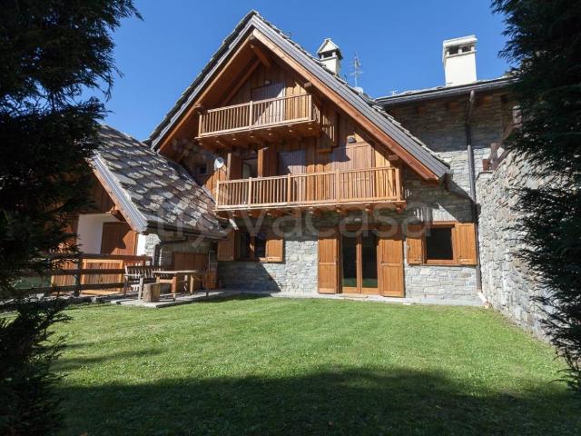 Appartamento in affitto a Pré Saint Didier route Mont Blanc, 52, arredato, giardino privato, box TrovaCasa