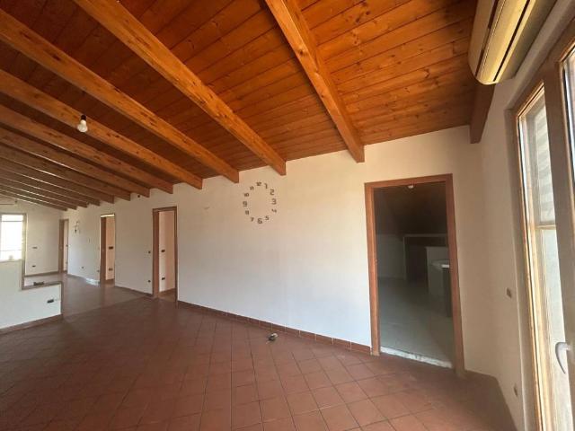Appartamento in affitto a Quarto NA