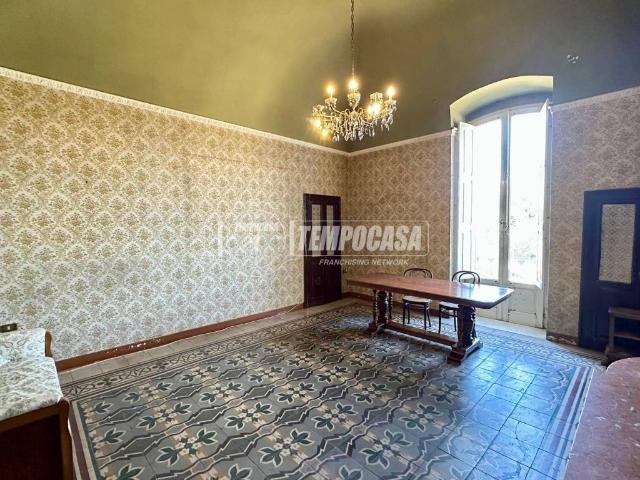 Appartamento in affitto a Rutigliano piazza Kennedy, parzialmente arredato, balcone, cucina abitabile TrovaCasa