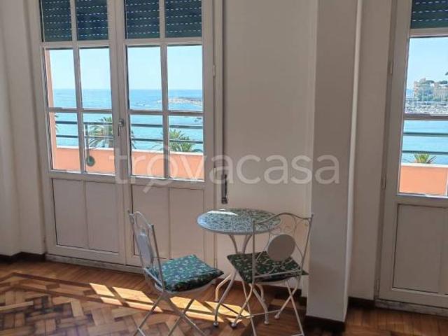 Appartamento in affitto a Rapallo via Giuseppe Mazzini, Centro Storico