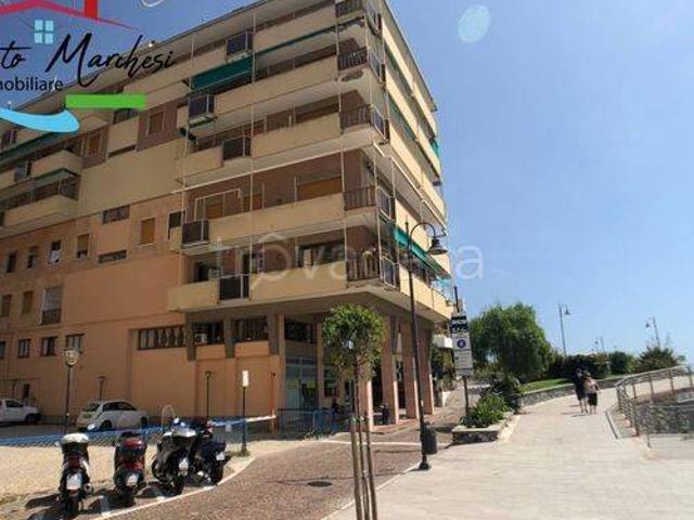 Appartamento in affitto a Recco lungomare Bettolo 6, non arredato/vuoto, ascensore, lungomare TrovaCasa