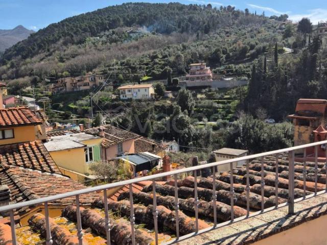 Appartamento in affitto a Reggello piazza Potente, terrazzo, vista panoramica, parzialmente arredato TrovaCasa