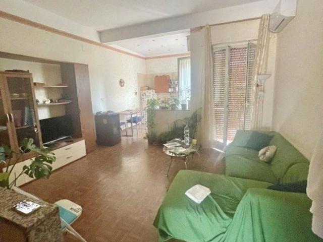 Appartamento in affitto a Reggio di Calabria via sbarre centrali, arredato, doppia esposizione, libero subito TrovaCasa