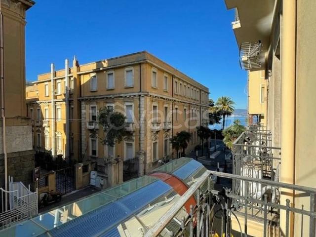 Appartamento in affitto a Reggio di Calabria via Zecca, 15, non arredato/vuoto, balcone TrovaCasa