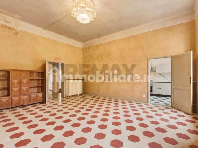 APPARTAMENTO IN AFFITTO A REGGIO EMILIA IN CENTRO STORICO
