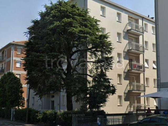 Appartamento in affitto a Reggio nell'Emilia, arredato, box, terrazzo TrovaCasa