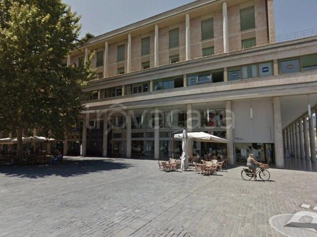 Appartamento in affitto a Reggio nell'Emilia piazza Martiri del 7 Luglio, arredato, ascensore, centrale TrovaCasa