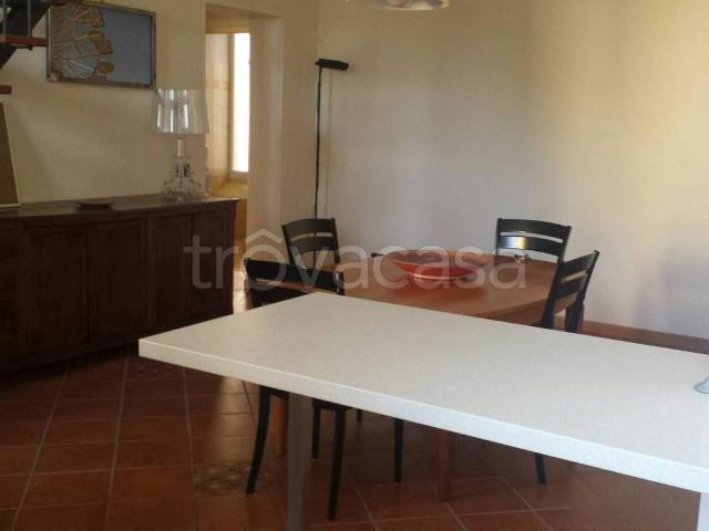 Appartamento in affitto a Reggio nell'Emilia via Emilia San Pietro, arredato, terrazzo, travi a vista TrovaCasa