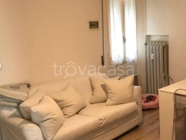 Appartamento in affitto a Reggio nell'Emilia via Emilia Santo Stefano, non arredato/vuoto, arredato, cantina TrovaCasa