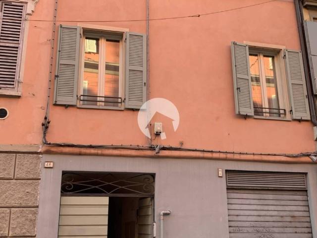 Appartamento in affitto a Reggio nell'Emilia via Roma, 48, non arredato/vuoto, terrazzo, ristrutturato TrovaCasa