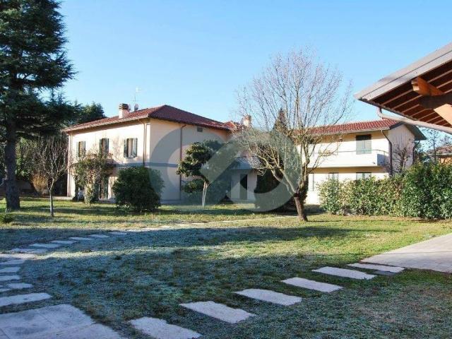 Appartamento in affitto a Rezzato via Don Luigi Sturzo, non arredato/vuoto, posto auto, ristrutturato TrovaCasa