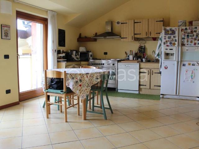 Appartamento in affitto a Rho via Goffredo Mameli, arredato, terrazzo, ultimo piano TrovaCasa