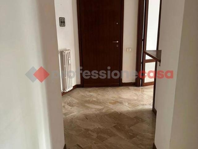 Appartamento in affitto a Rho via luigi zucca, 8, non arredato/vuoto, vista panoramica, parquet TrovaCasa