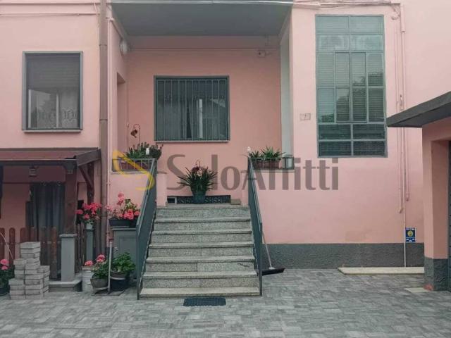 Appartamento in affitto a Rho via Sebenico, 7, arredato, giardino privato, vicinanze negozi TrovaCasa