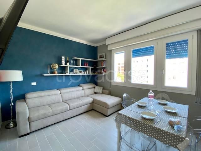 Appartamento in affitto a Riccione viale Maria Ceccarini, arredato, vista panoramica, ascensore TrovaCasa