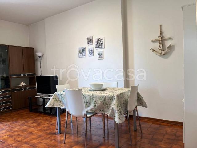 Appartamento in affitto a Riccione viale Castrocaro, arredato, terrazzo, ascensore TrovaCasa
