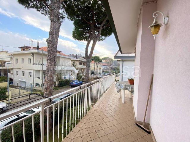 Appartamento in affitto a Riccione viale Cervia, arredato, ascensore, lavatrice TrovaCasa
