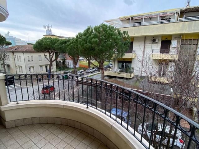 Appartamento in affitto a Riccione viale Giuseppe Verdi, arredato, terrazzo, ascensore TrovaCasa