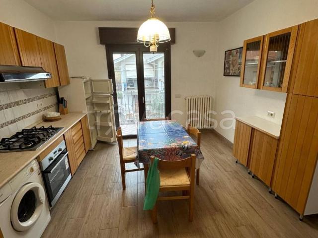 Appartamento in affitto a Riccione viale San Martino, arredato, terrazzo, aria condizionata TrovaCasa