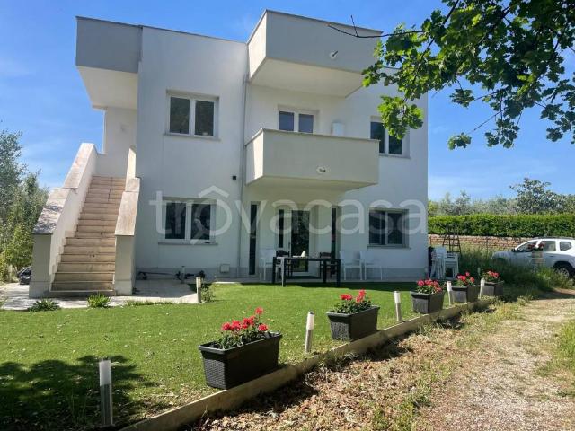 Appartamento in affitto a Rignano Flaminio via di Vallelunga, 40A, arredato, giardino privato, centrale TrovaCasa
