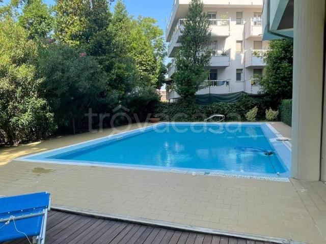 Appartamento in affitto a Rimini via Duilio, arredato, terrazzo, ascensore TrovaCasa