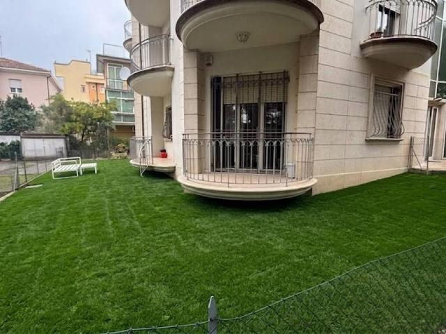 Appartamento in affitto a Rimini viale Fiume, arredato, giardino privato, posto auto TrovaCasa