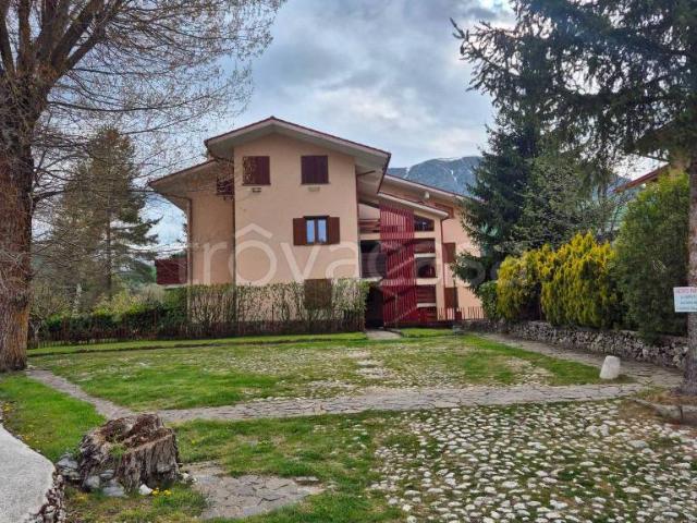 Appartamento in affitto a Rocca di Mezzo via di Pezza, 3A